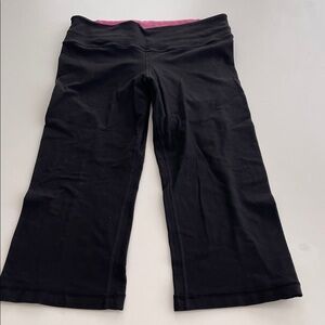 Lululemon athletica Black capris fair condition